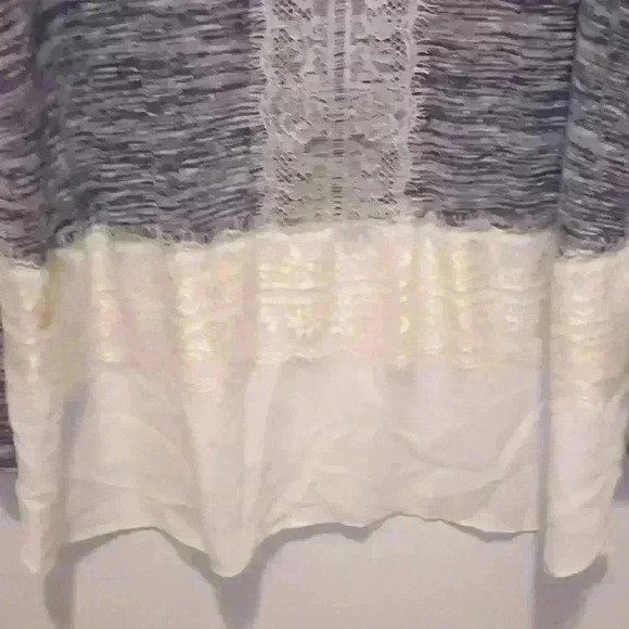 Valerie Stevens Lace Long Sleeve Pull Over Top - Size 2X - Picture 2 of 6